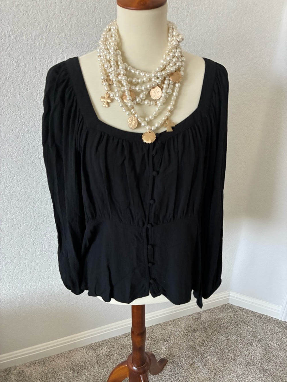 Old Navy Black Scoop Neck Long Sleeve Blouse